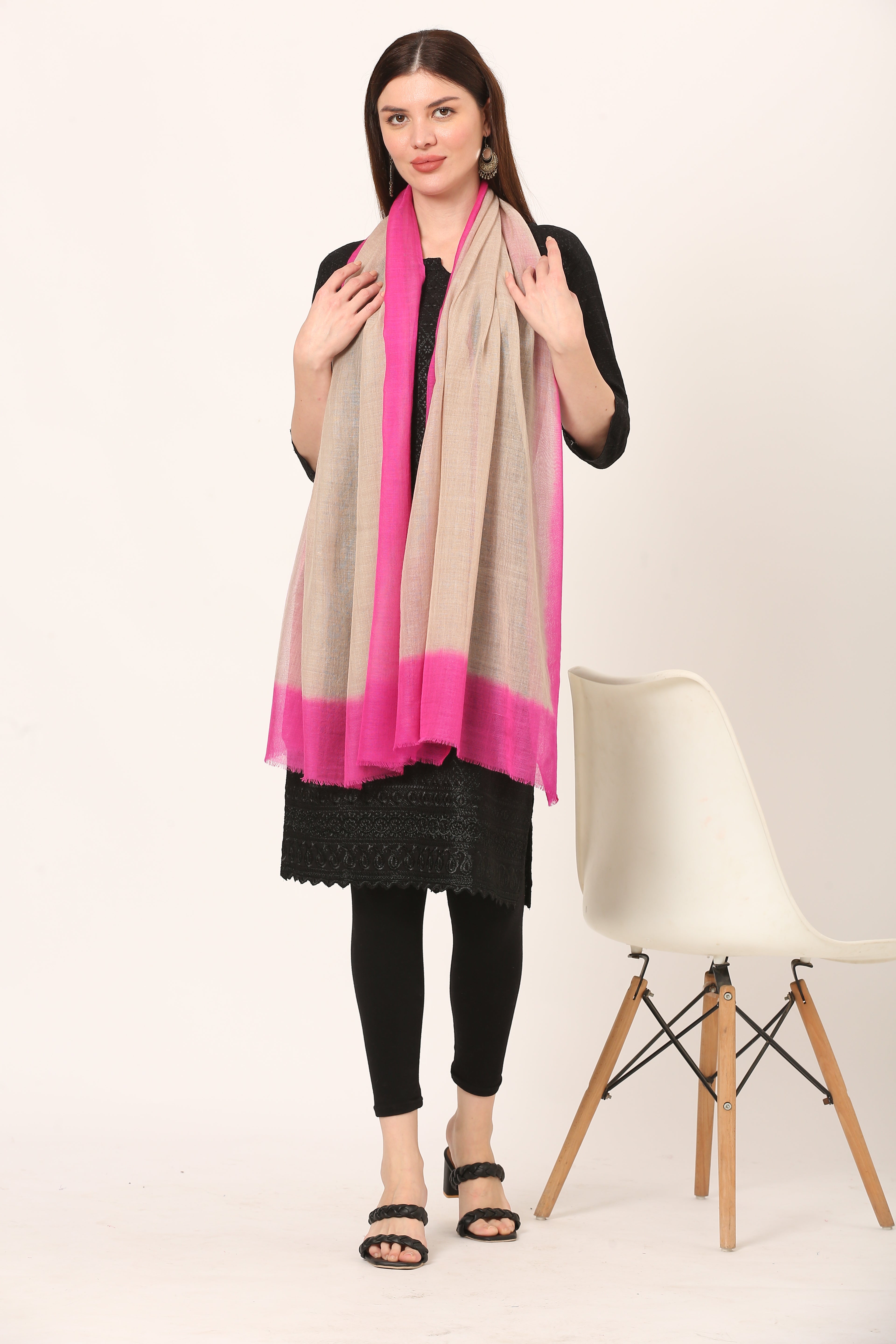 lite woolen dyed stole