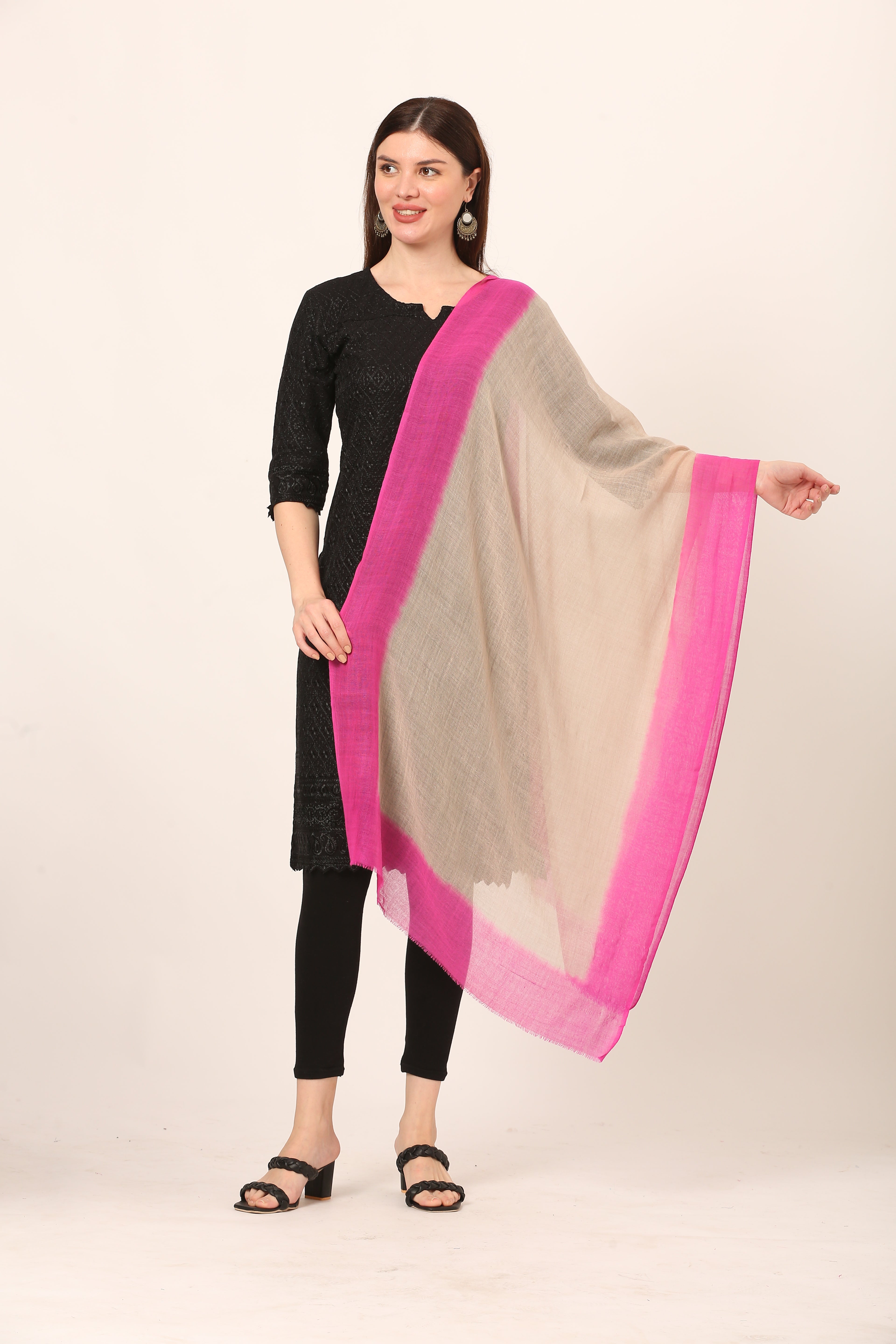 lite woolen dyed stole