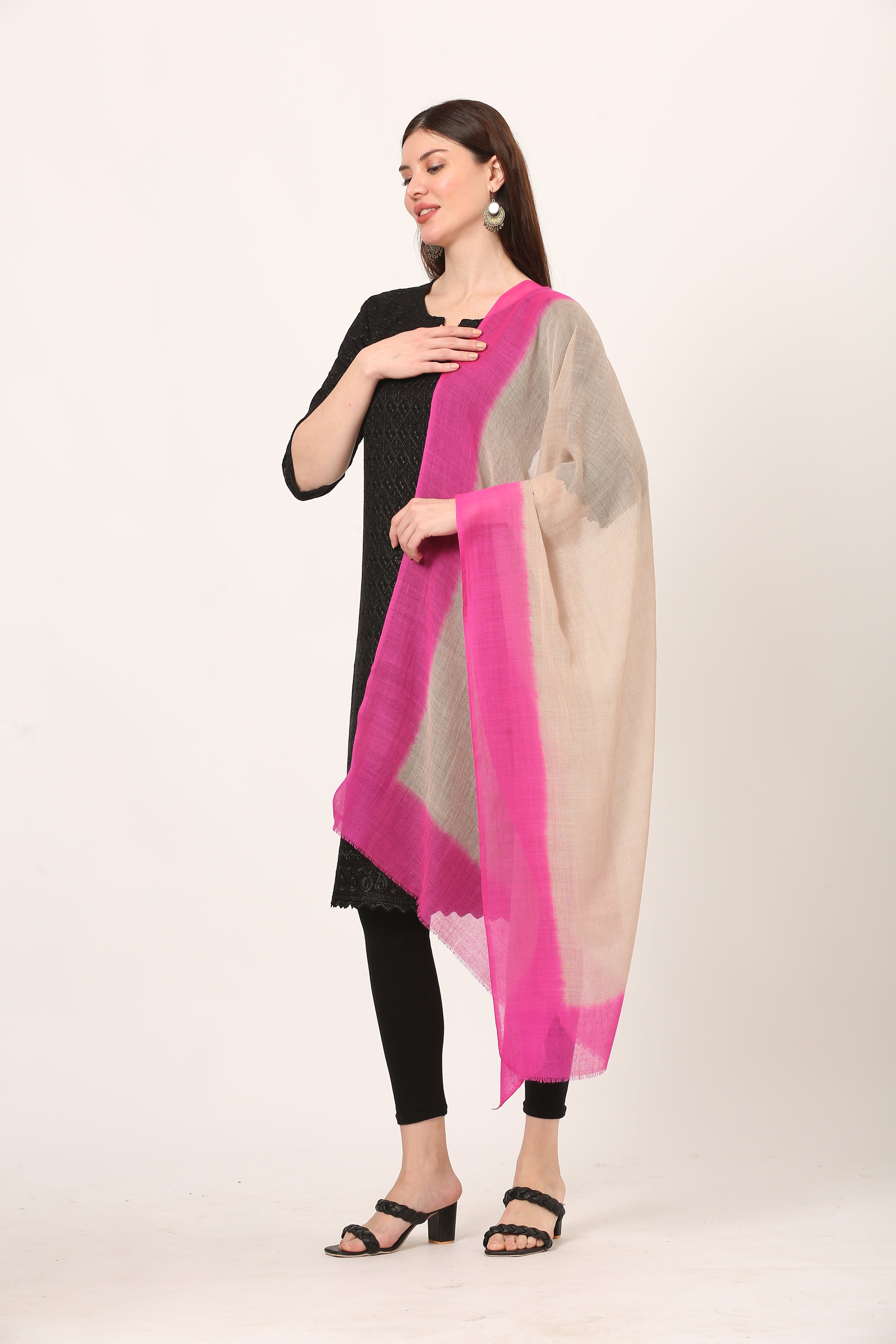 lite woolen dyed stole